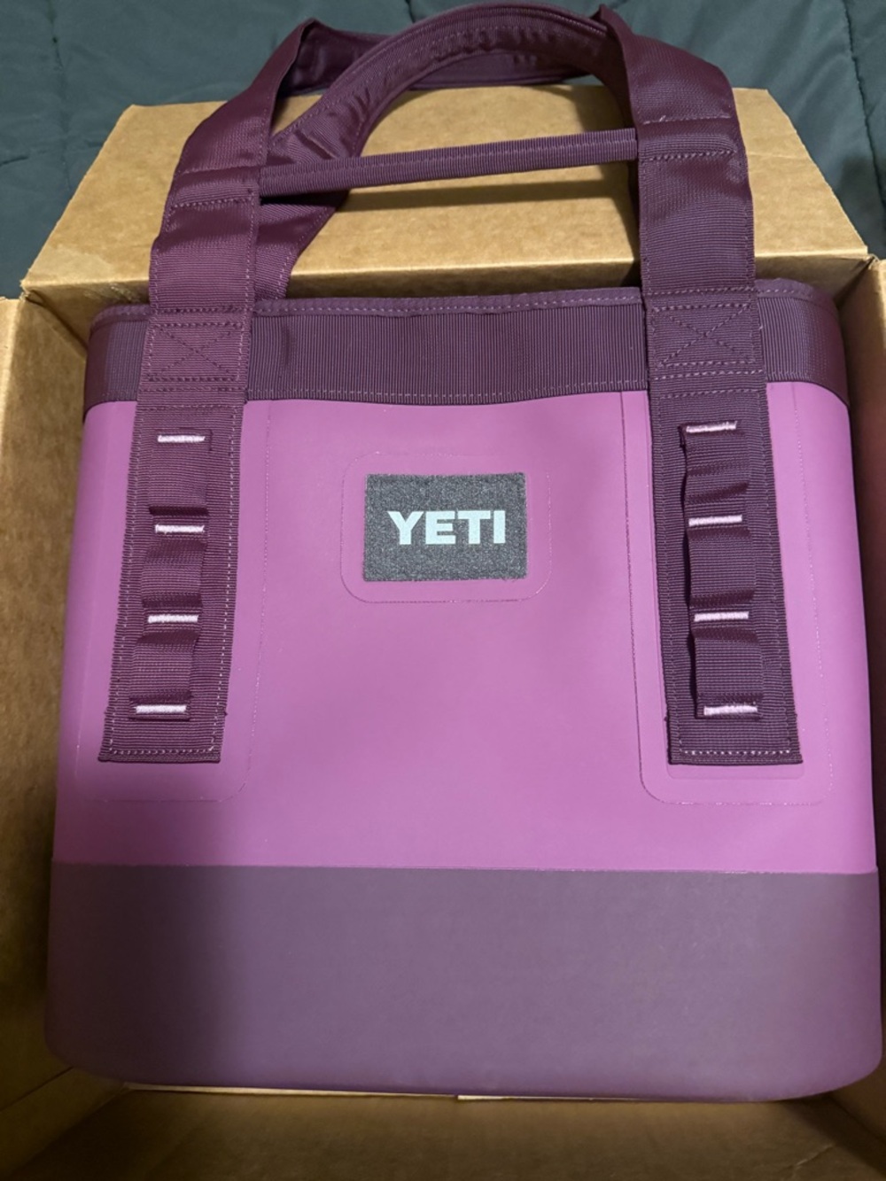 YETI Camino 20 Nordic purple rare new without tags - Picture 3 of 5